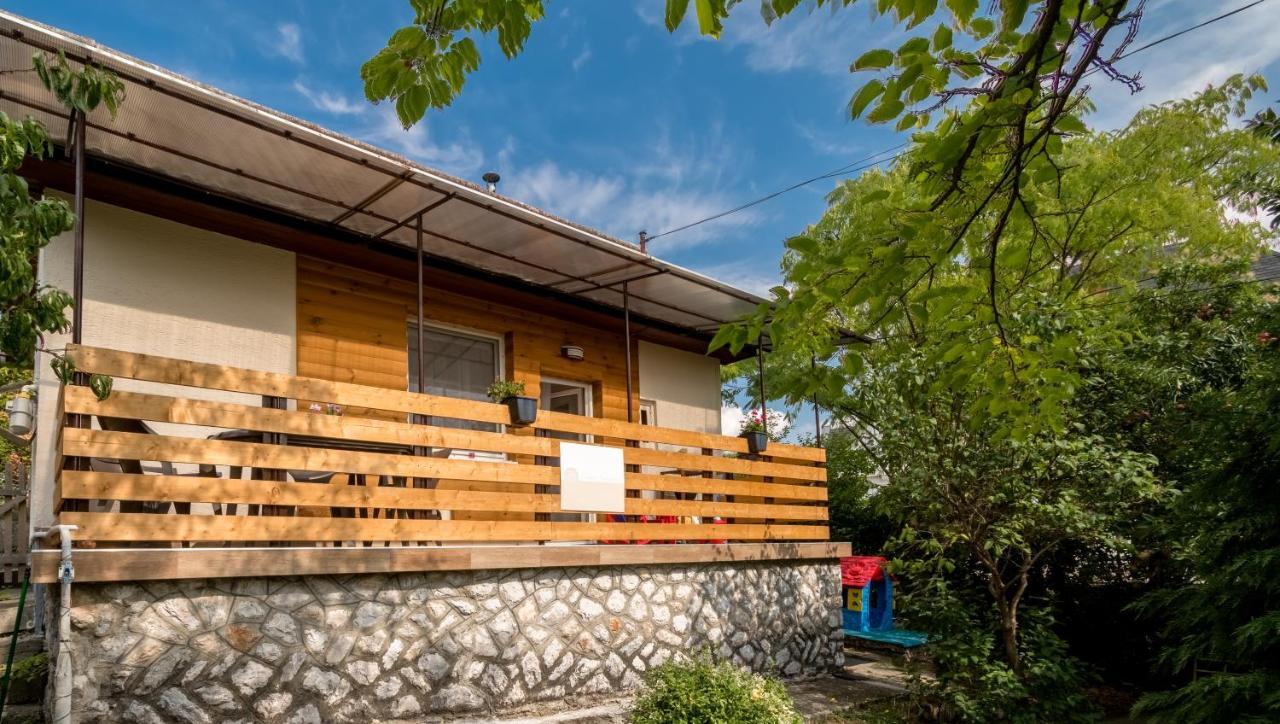 Lianne Apartman Miskolc Buitenkant foto