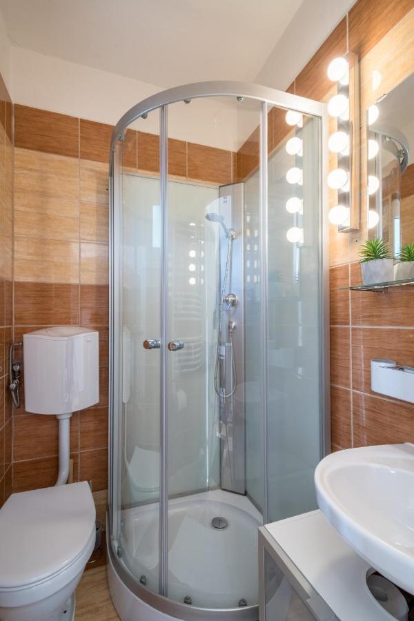 Lianne Apartman Miskolc Buitenkant foto